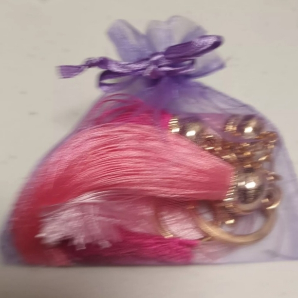 COPY - GOLDTONE TRIPLET TASSEL KEYCHAIN - Picture 3 of 3